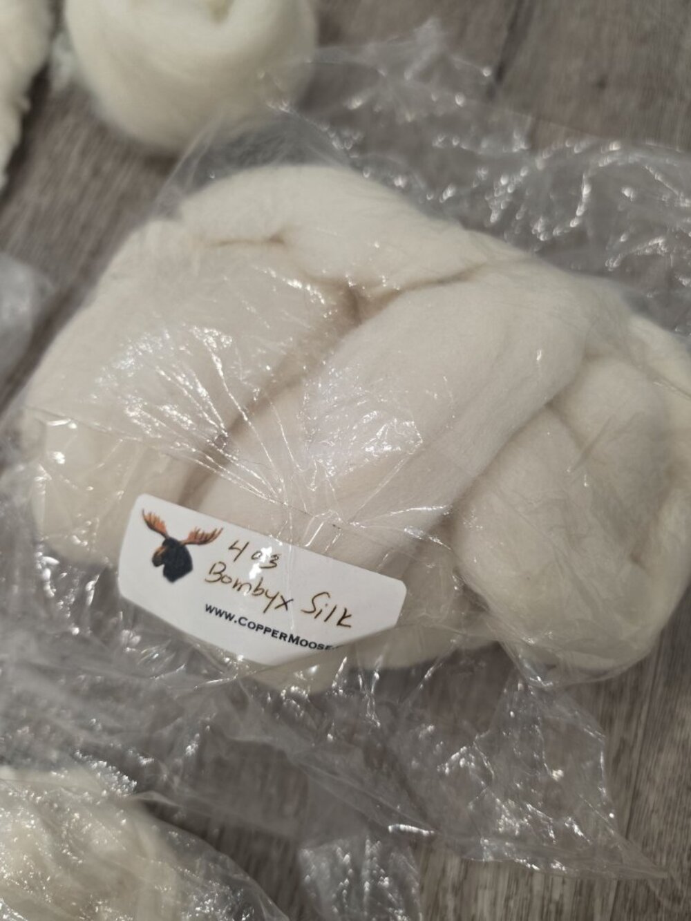 Assorted lot of wool, angora, silk felting fibers and yard raw and rolled colors - Picture 16 of 17